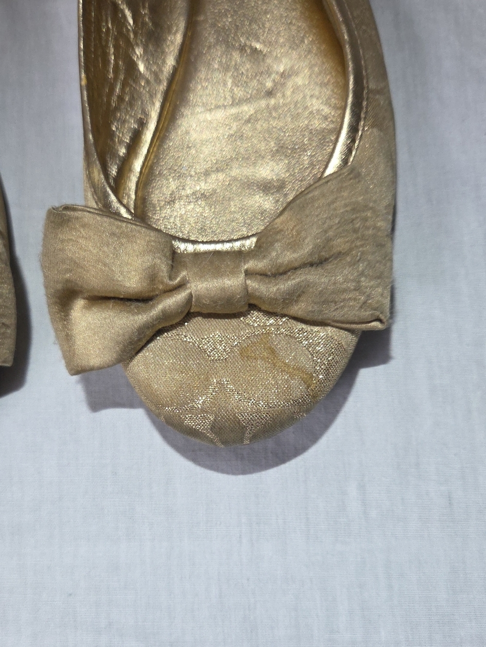 COACH GOLD Ballet Flats With Bow And Golden Highlights Classic CC Size 7 Womens - Picture 8 of 11